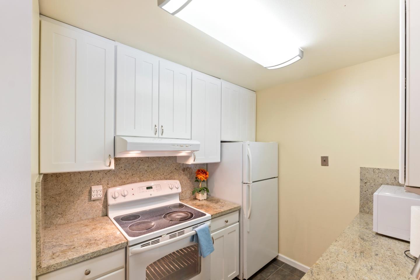 Detail Gallery Image 8 of 30 For 127 Piccadilly Pl #C,  San Bruno,  CA 94066 - 2 Beds | 1 Baths