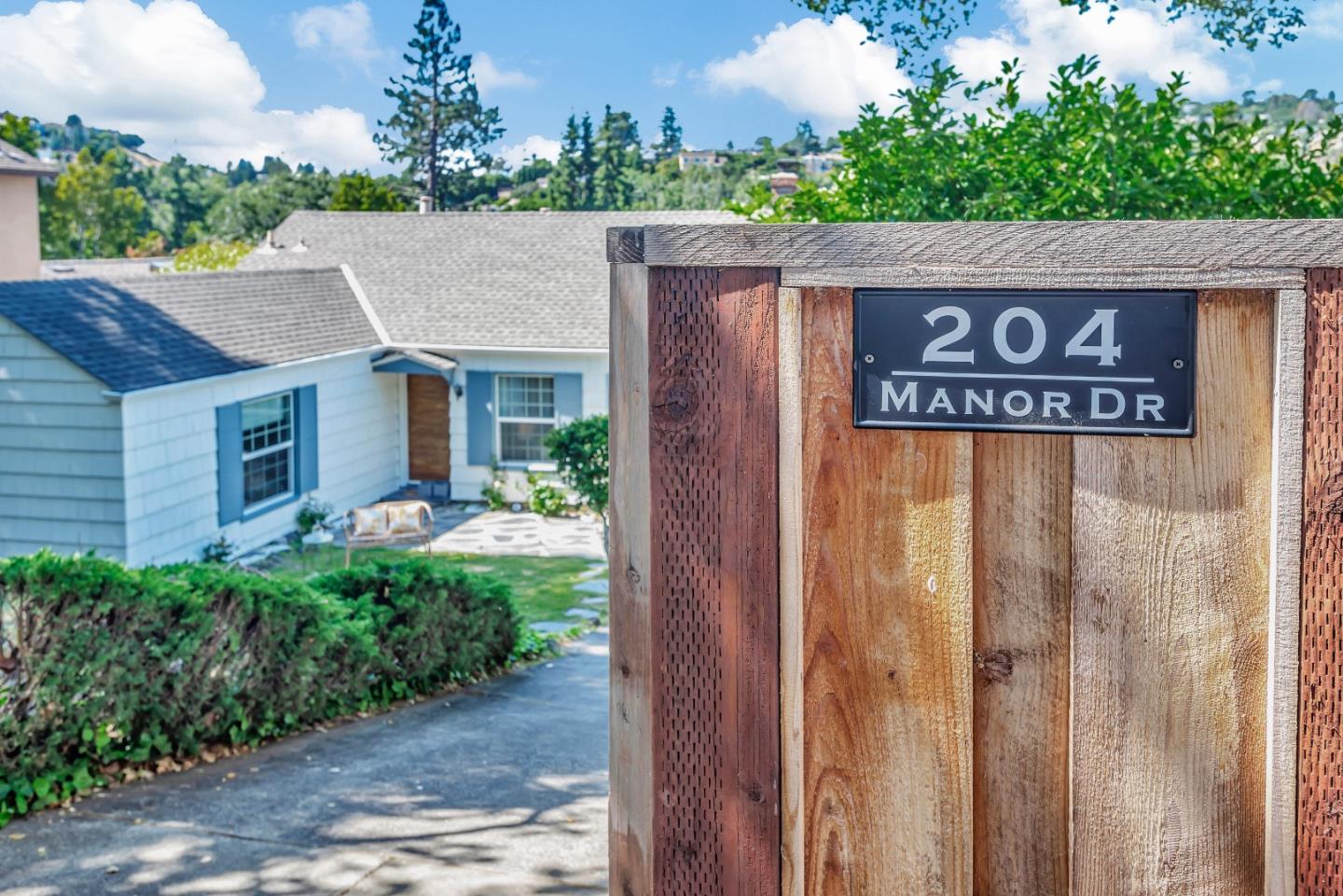 Detail Gallery Image 1 of 1 For 204 Manor Dr, San Carlos,  CA 94070 - 3 Beds | 2/1 Baths