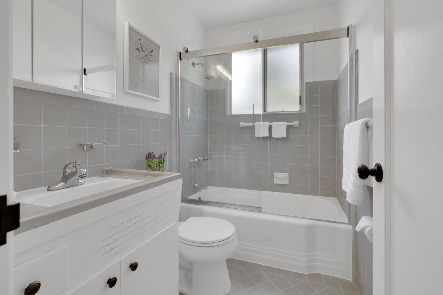 Detail Gallery Image 11 of 35 For 416 Santa Lucia Ave, Millbrae,  CA 94030 - 3 Beds | 2 Baths