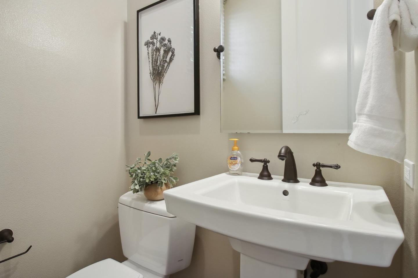 Detail Gallery Image 20 of 39 For 1601 Kentfield Ave, Redwood City,  CA 94061 - 3 Beds | 2/1 Baths