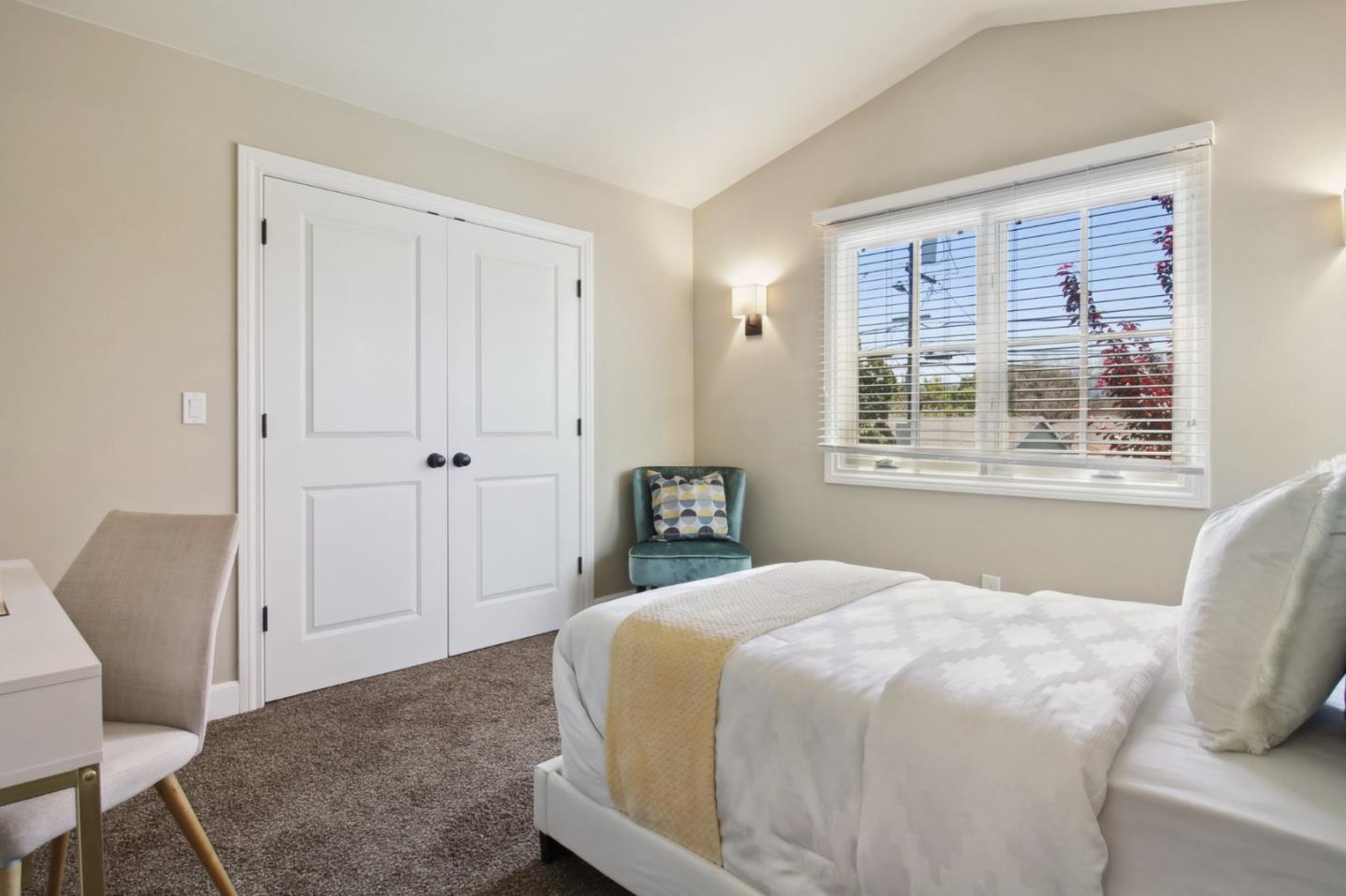 Detail Gallery Image 22 of 39 For 1601 Kentfield Ave, Redwood City,  CA 94061 - 3 Beds | 2/1 Baths