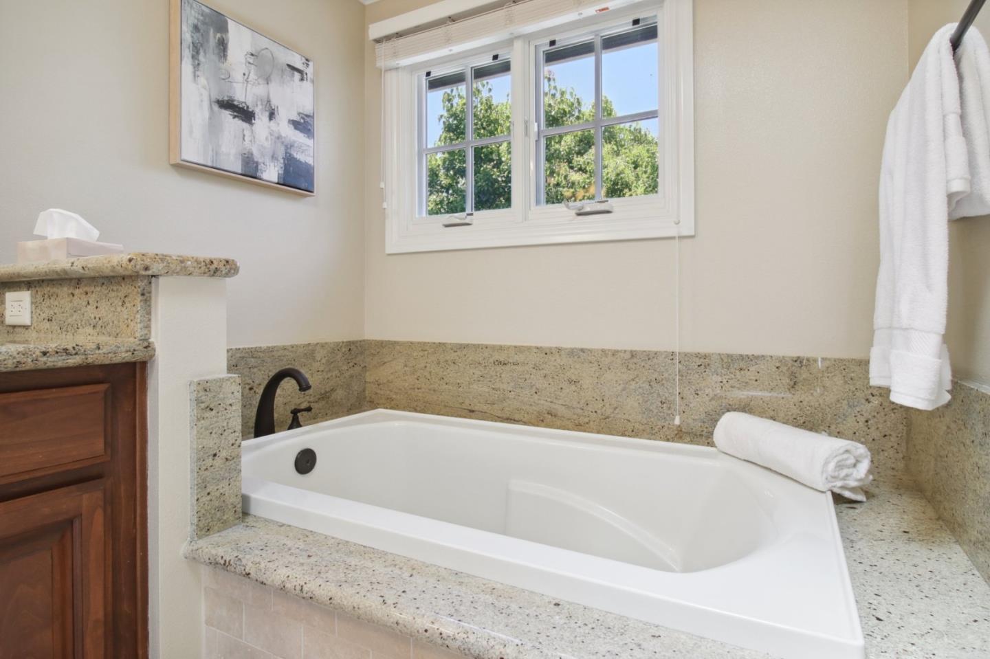 Detail Gallery Image 31 of 39 For 1601 Kentfield Ave, Redwood City,  CA 94061 - 3 Beds | 2/1 Baths