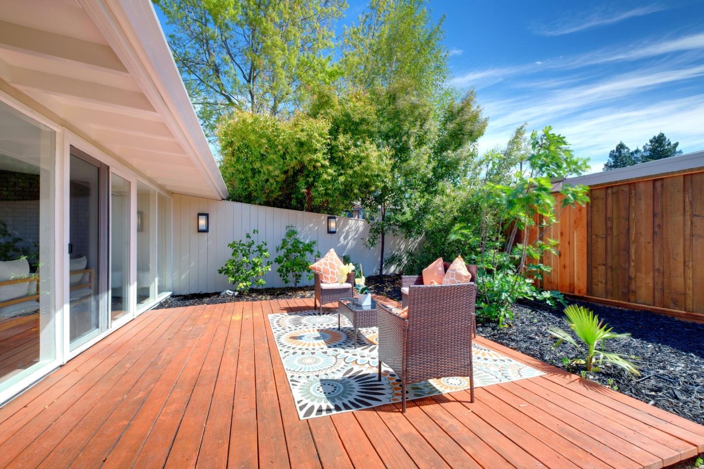Detail Gallery Image 5 of 59 For 364 N Rengstorff Ave, Mountain View,  CA 94043 - 4 Beds | 2 Baths