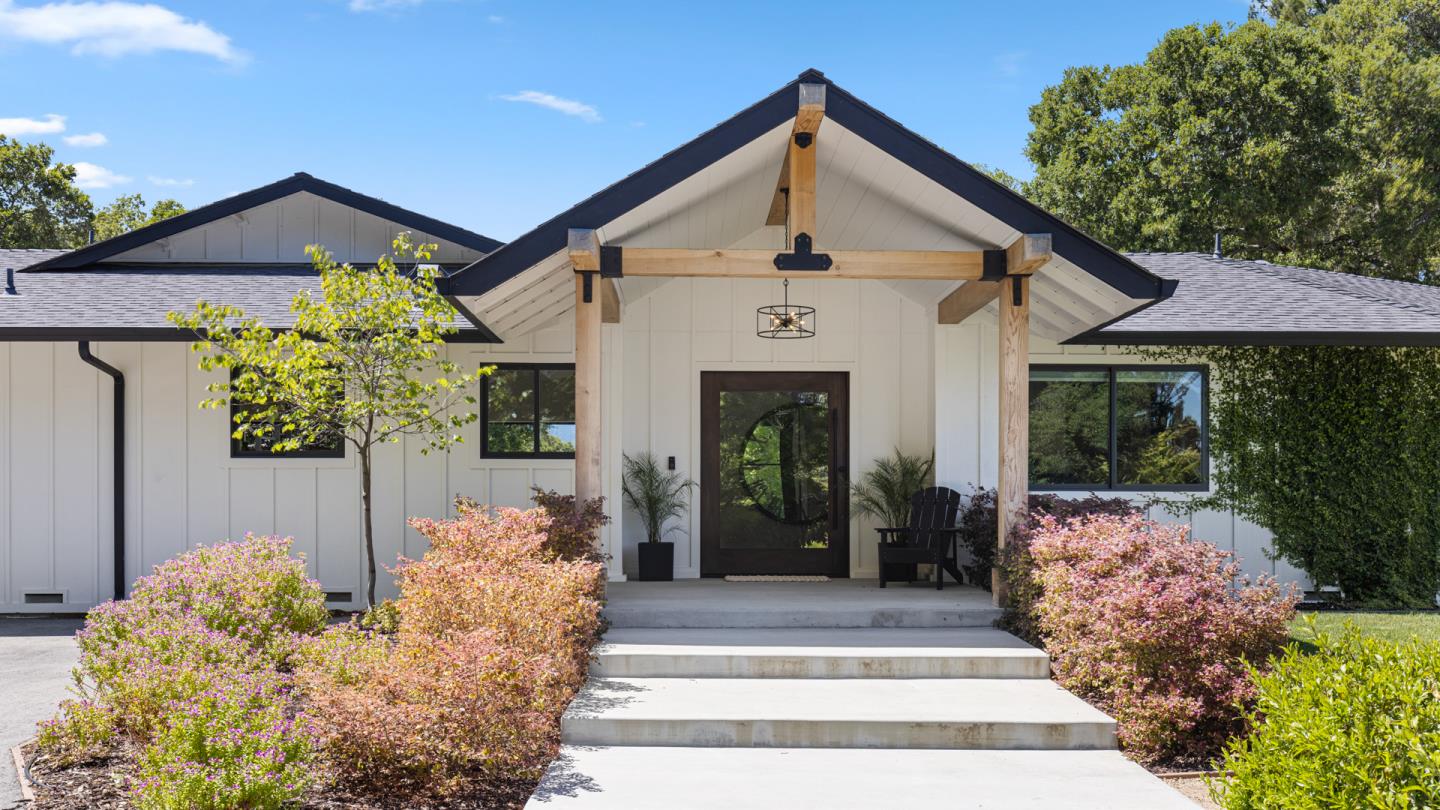 Detail Gallery Image 1 of 37 For 856 La Mesa Dr, Portola Valley,  CA 94028 - 4 Beds | 2/2 Baths