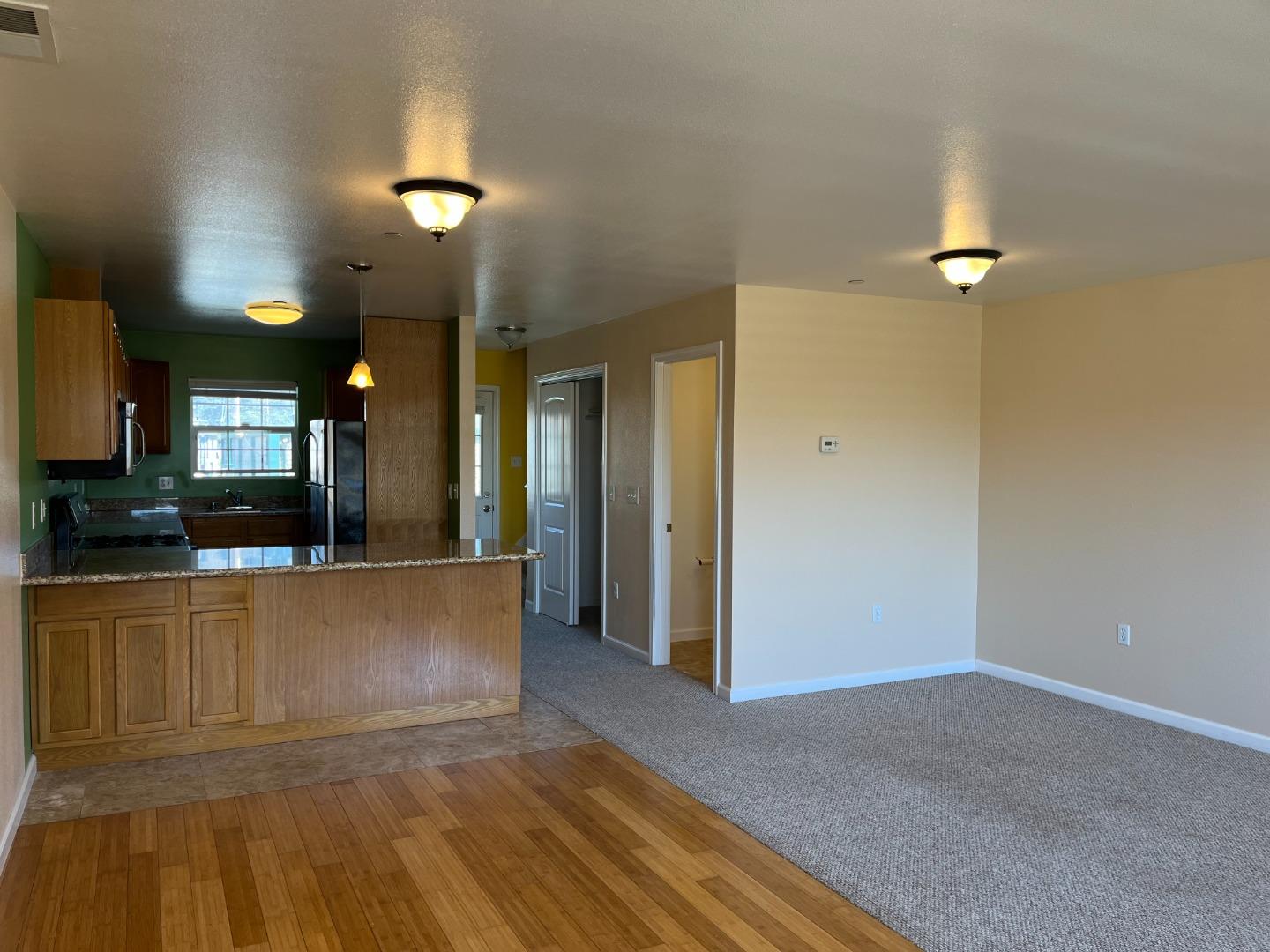 Detail Gallery Image 3 of 12 For 2286 Palmetto Avenue, Pacifica,  CA 94044 - 1 Beds | 1/1 Baths