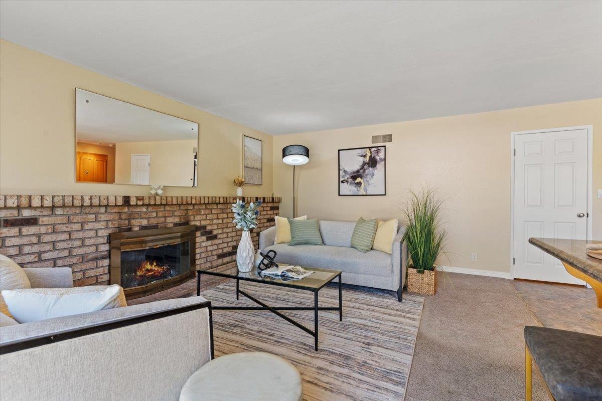 Detail Gallery Image 18 of 42 For 4614 Royal Garden Pl, San Jose,  CA 95136 - 4 Beds | 2 Baths