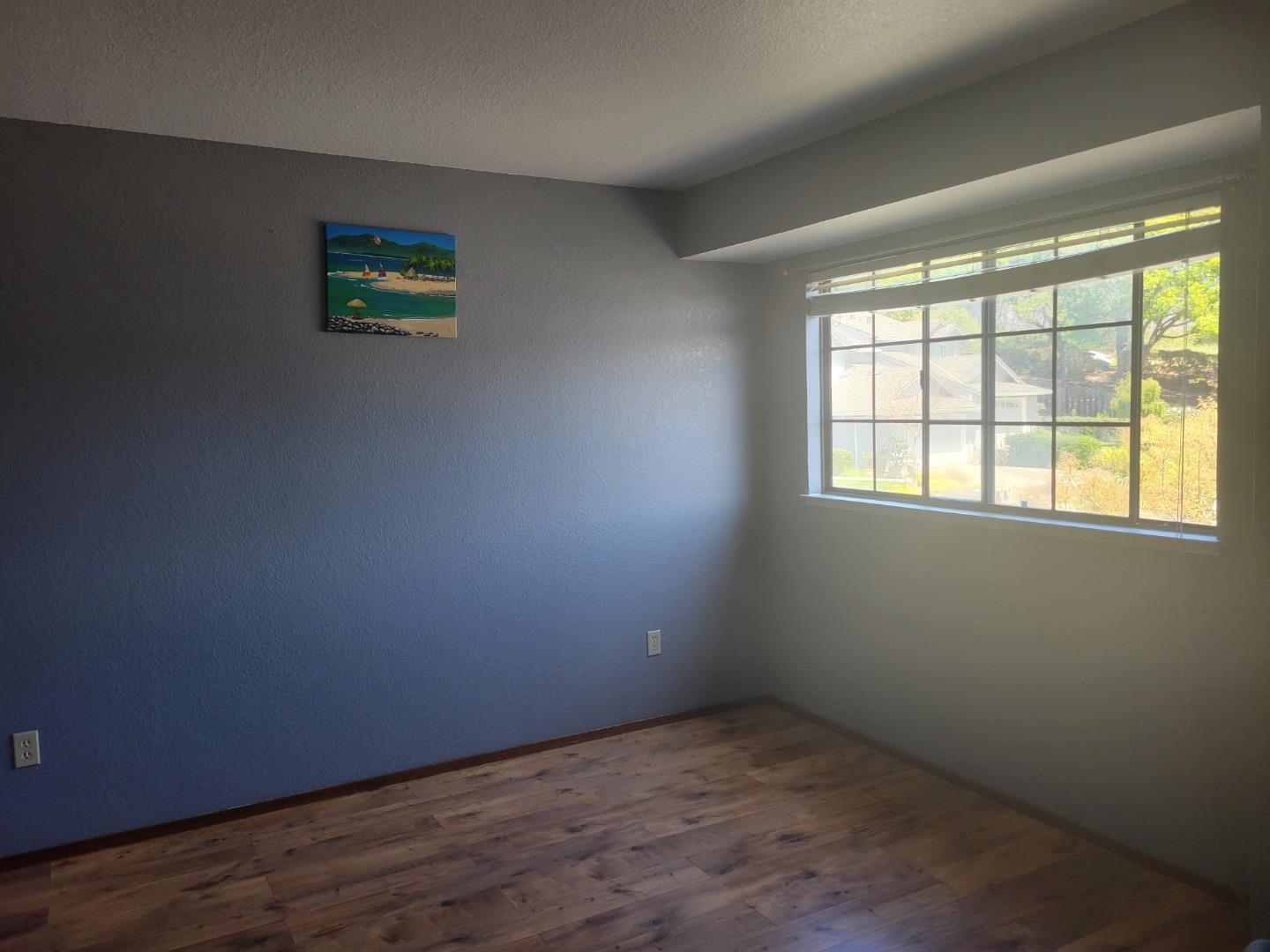 Detail Gallery Image 6 of 11 For 69 Bright View Ln, Watsonville,  CA 95076 - 3 Beds | 2/1 Baths