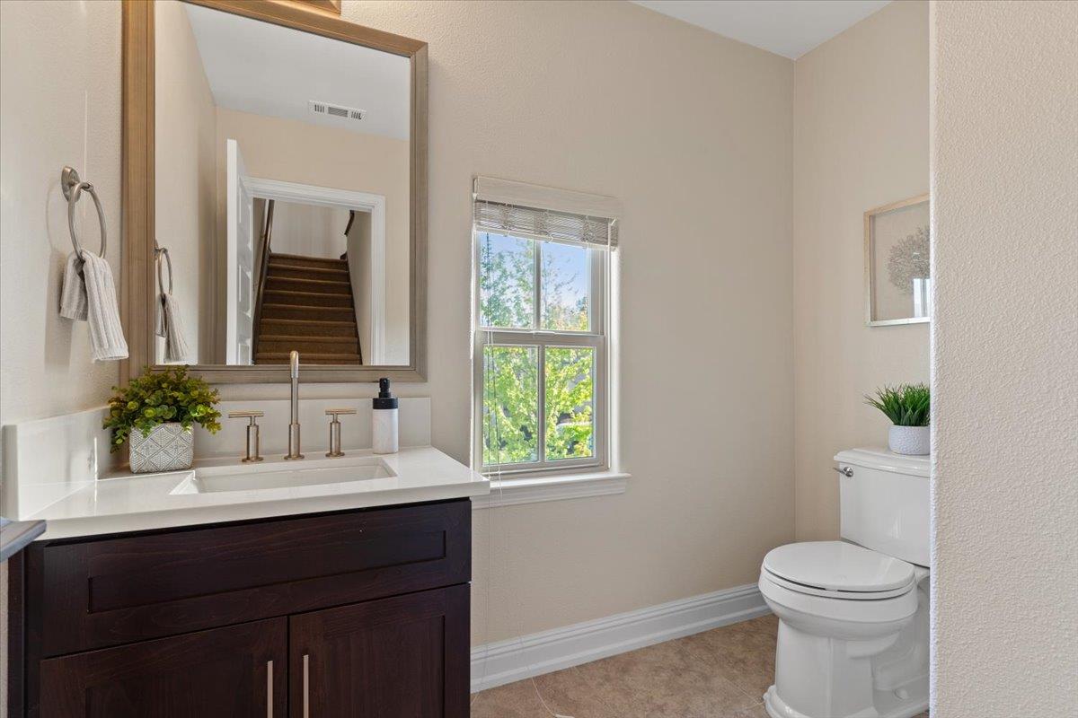 Detail Gallery Image 18 of 28 For 116 Evandale Ave, Mountain View,  CA 94043 - 2 Beds | 2/1 Baths