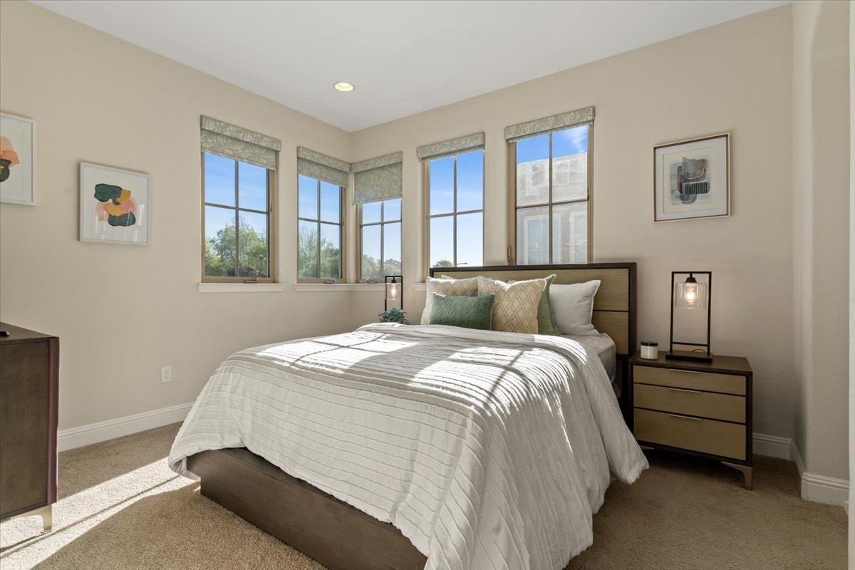 Detail Gallery Image 19 of 28 For 116 Evandale Ave, Mountain View,  CA 94043 - 2 Beds | 2/1 Baths