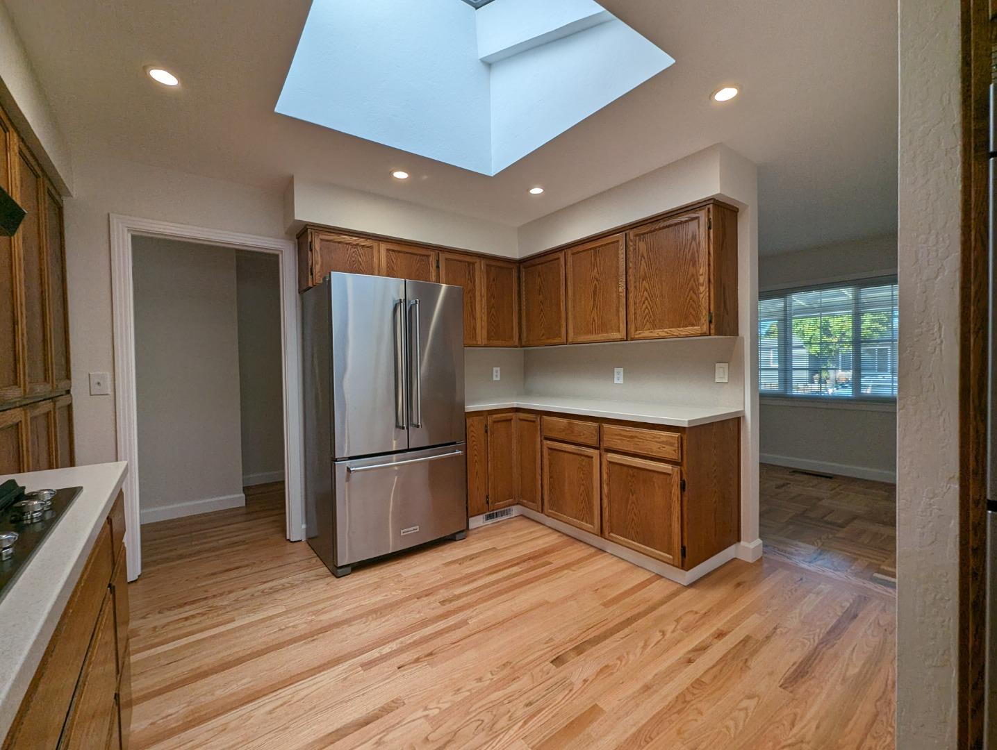 Detail Gallery Image 5 of 22 For 3612 Orinda Dr, San Mateo,  CA 94403 - 3 Beds | 2 Baths