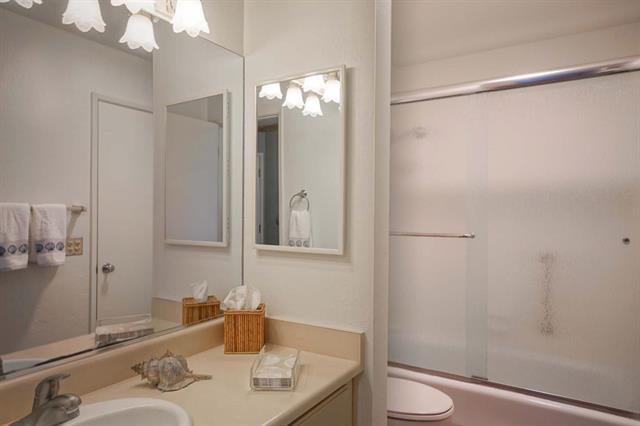 Detail Gallery Image 9 of 24 For 125 Surf Way #325,  Monterey,  CA 93940 - 1 Beds | 1 Baths