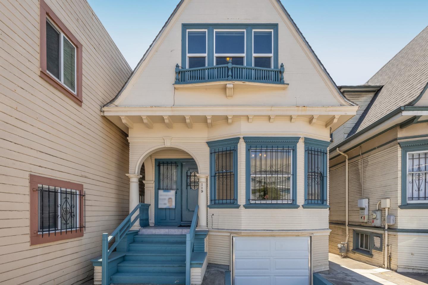 Detail Gallery Image 1 of 43 For 119 7th St, Oakland,  CA 94607 - 3 Beds | 2 Baths