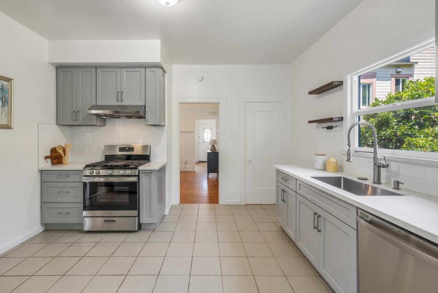 Detail Gallery Image 14 of 43 For 119 7th St, Oakland,  CA 94607 - 3 Beds | 2 Baths