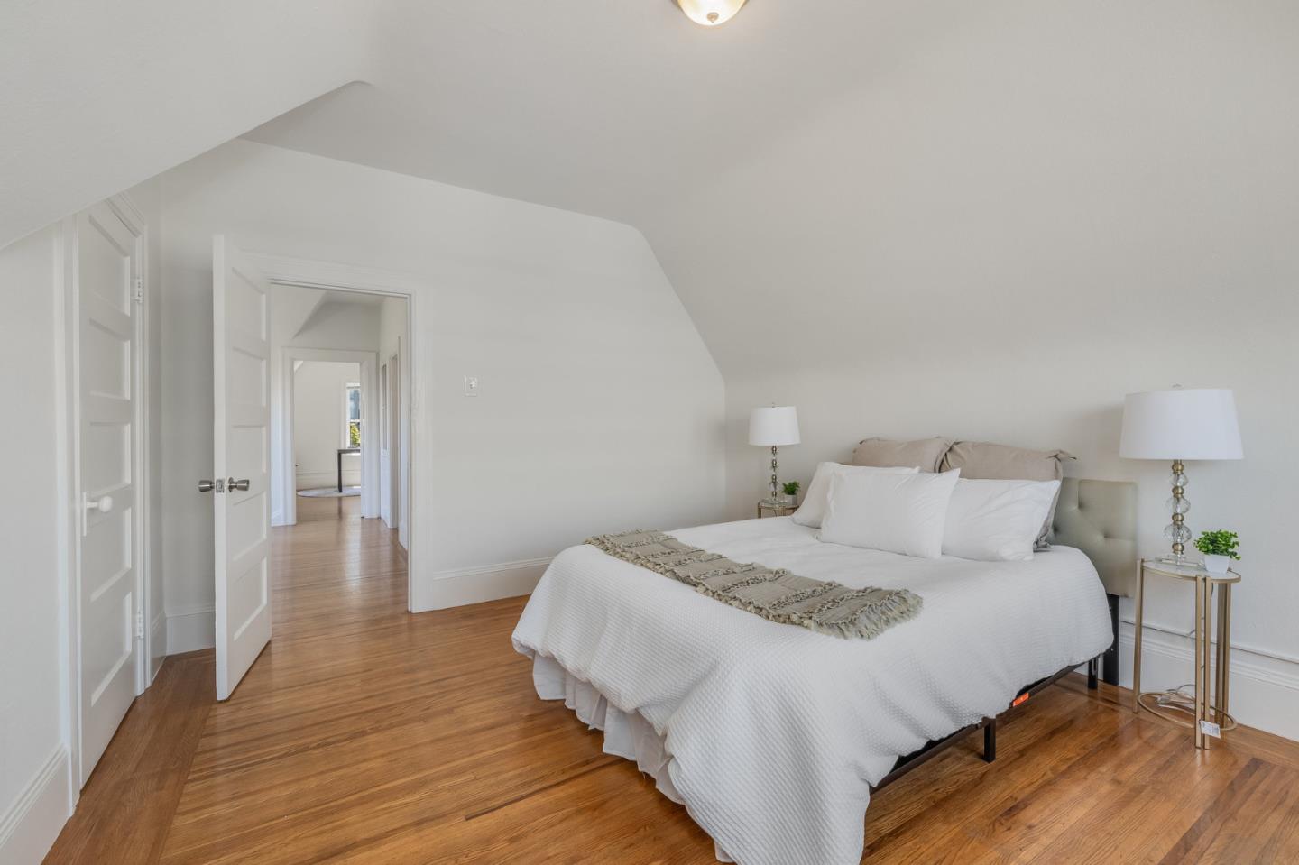 Detail Gallery Image 27 of 43 For 119 7th St, Oakland,  CA 94607 - 3 Beds | 2 Baths