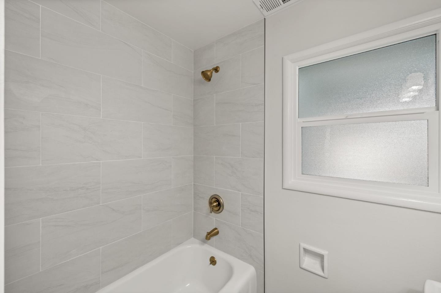 Detail Gallery Image 16 of 28 For 22238 Moyers St, Castro Valley,  CA 94546 - 2 Beds | 1 Baths