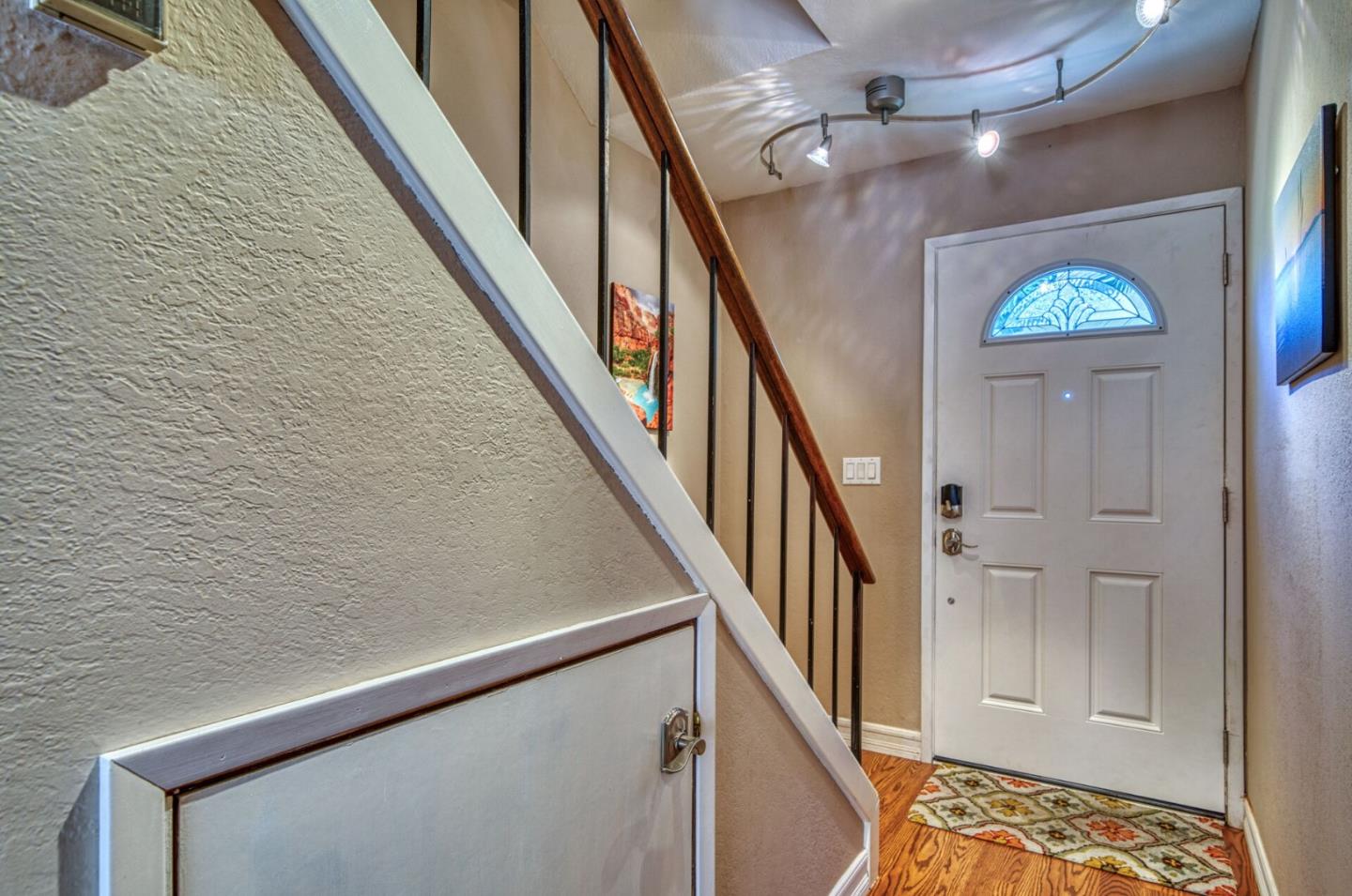 Detail Gallery Image 6 of 32 For 1351 Terra Nova Blvd, Pacifica,  CA 94044 - 2 Beds | 1/1 Baths