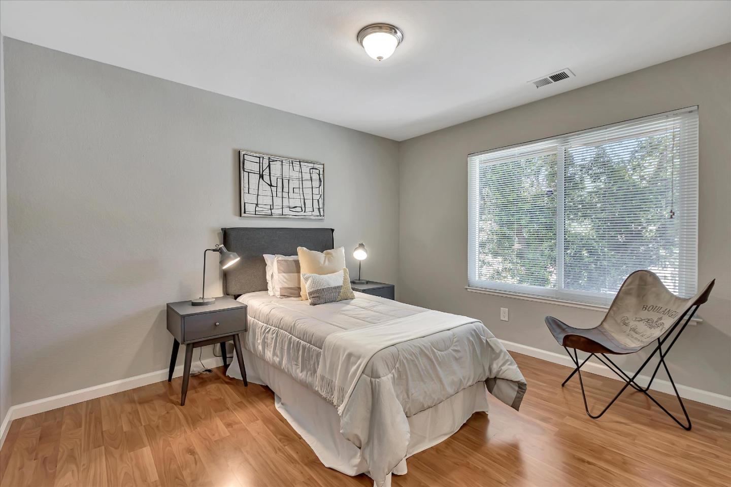 Detail Gallery Image 17 of 27 For 406 Hogarth Ter, Sunnyvale,  CA 94087 - 3 Beds | 2/1 Baths