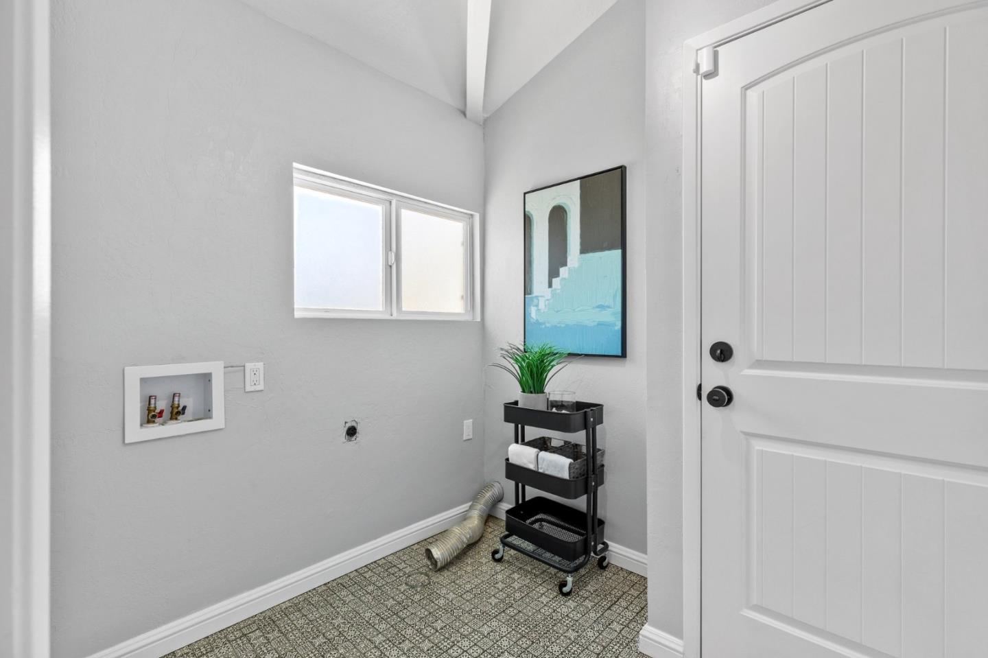 Detail Gallery Image 30 of 44 For 2744 Lakeview Dr, San Leandro,  CA 94577 - 3 Beds | 2 Baths