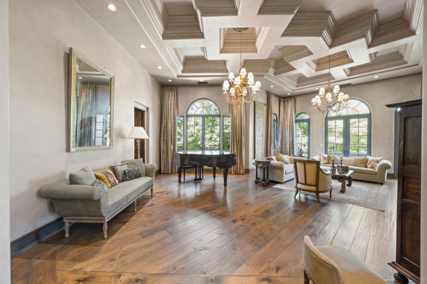 Detail Gallery Image 11 of 82 For 25751 Elena Rd, Los Altos Hills,  CA 94022 - 6 Beds | 8/1 Baths