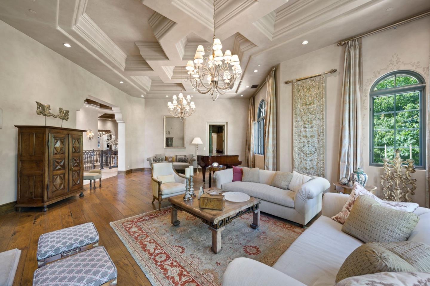 Detail Gallery Image 13 of 82 For 25751 Elena Rd, Los Altos Hills,  CA 94022 - 6 Beds | 8/1 Baths
