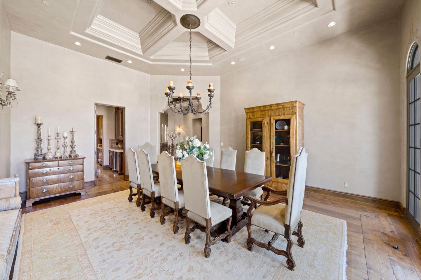 Detail Gallery Image 16 of 82 For 25751 Elena Rd, Los Altos Hills,  CA 94022 - 6 Beds | 8/1 Baths
