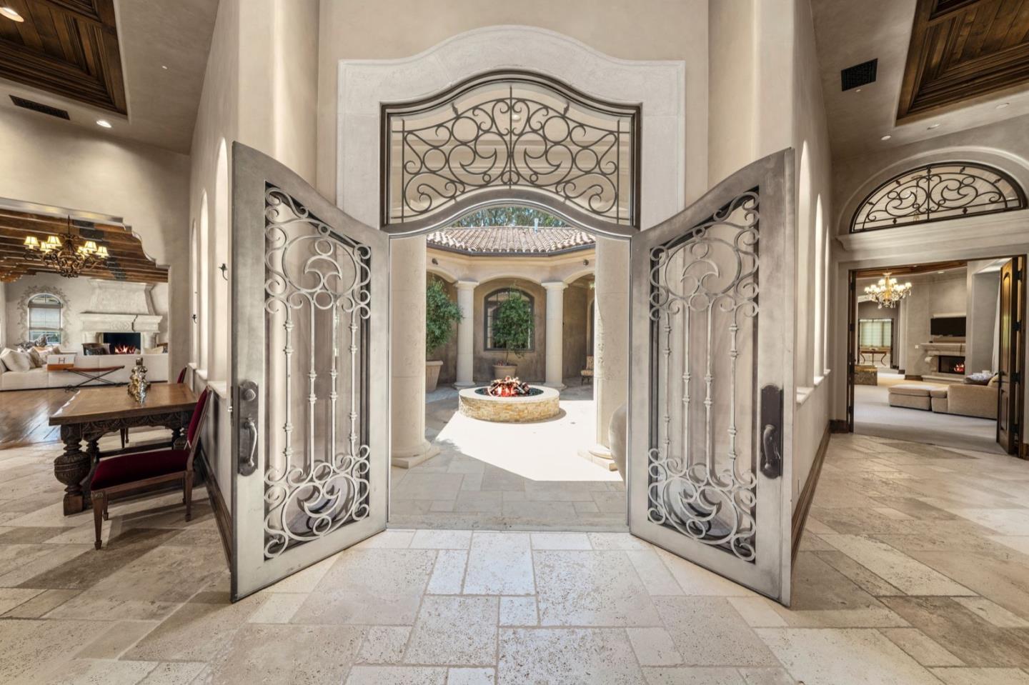 Detail Gallery Image 17 of 82 For 25751 Elena Rd, Los Altos Hills,  CA 94022 - 6 Beds | 8/1 Baths