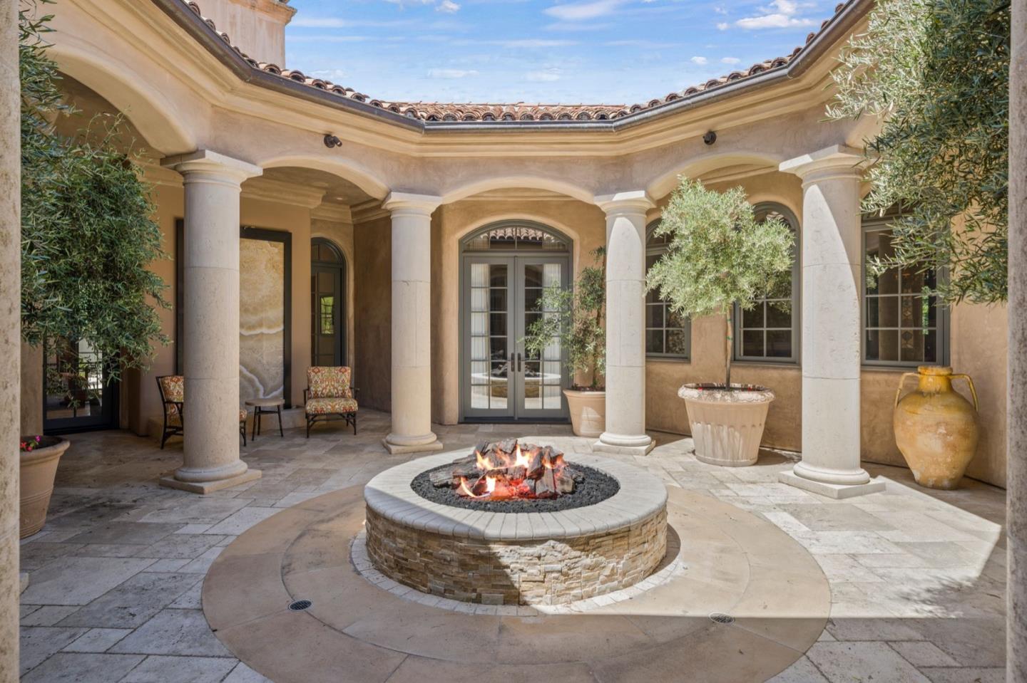 Detail Gallery Image 19 of 82 For 25751 Elena Rd, Los Altos Hills,  CA 94022 - 6 Beds | 8/1 Baths