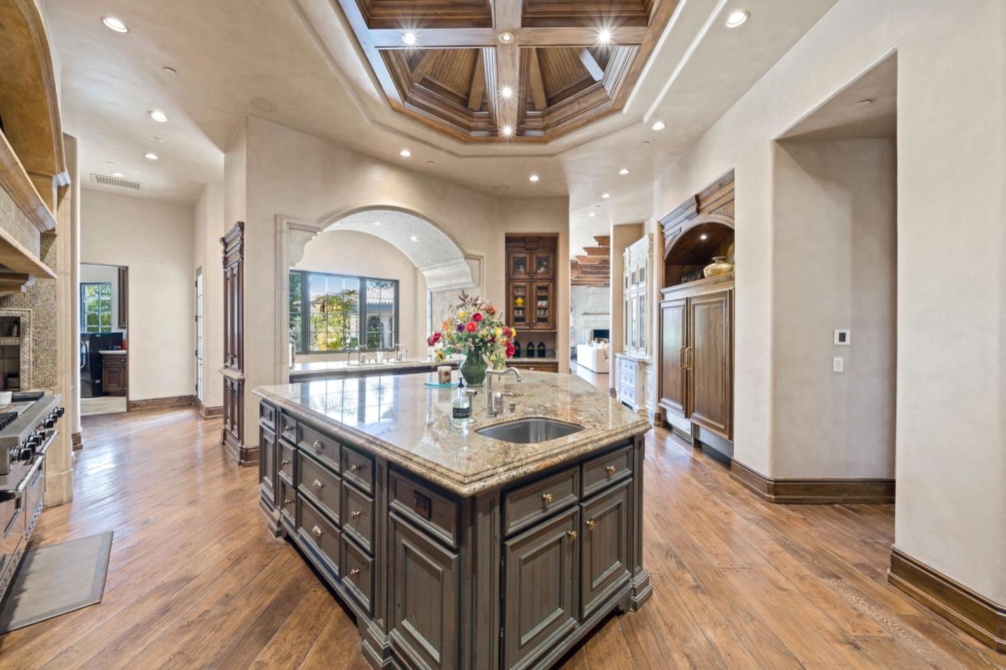 Detail Gallery Image 28 of 82 For 25751 Elena Rd, Los Altos Hills,  CA 94022 - 6 Beds | 8/1 Baths