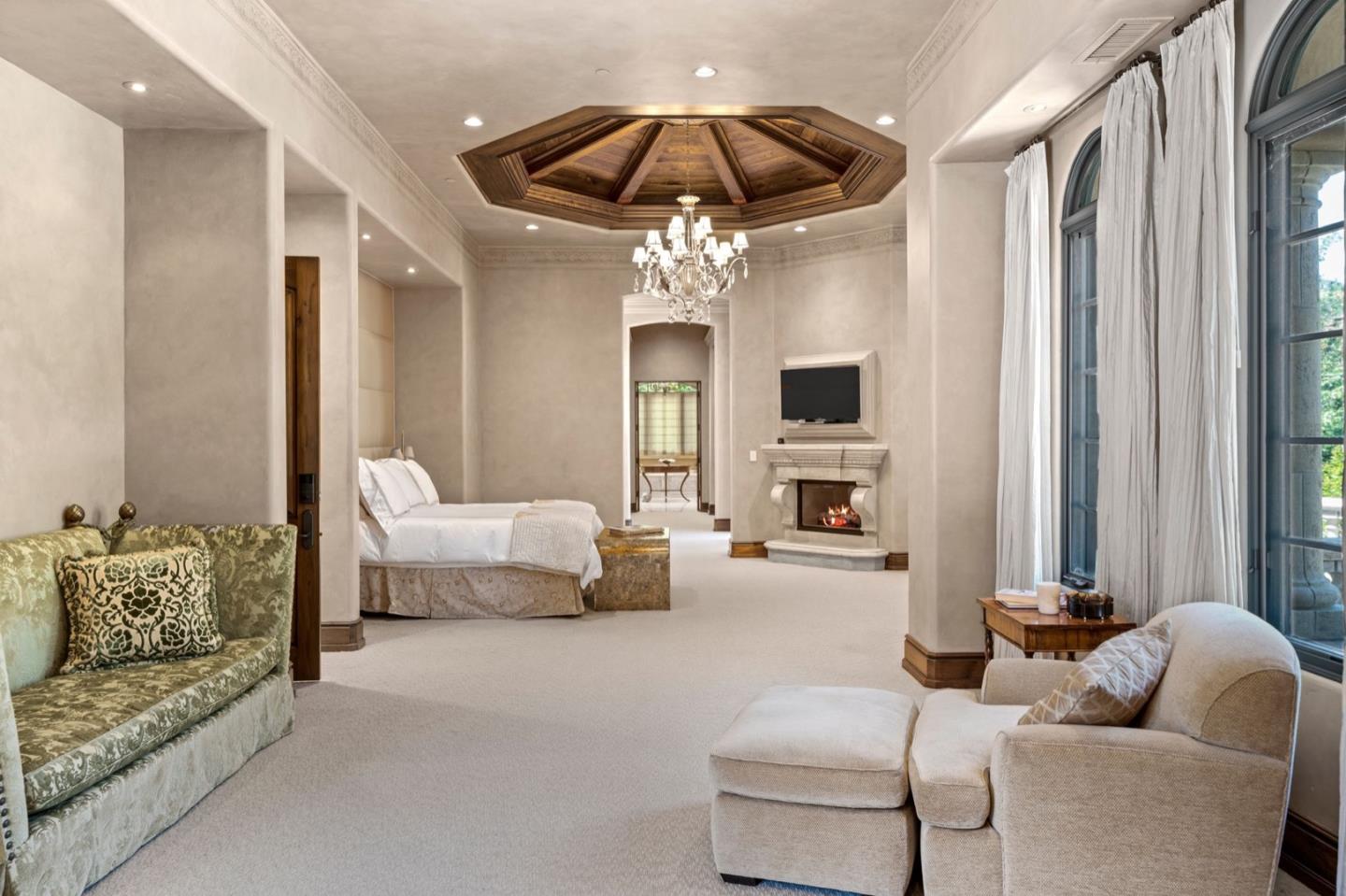 Detail Gallery Image 32 of 82 For 25751 Elena Rd, Los Altos Hills,  CA 94022 - 6 Beds | 8/1 Baths