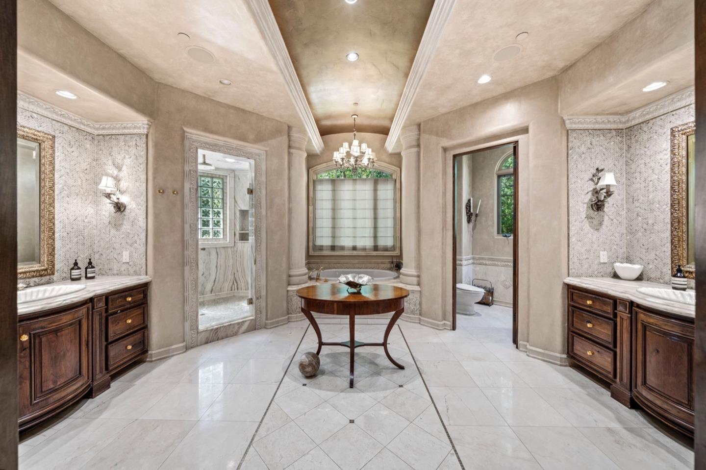 Detail Gallery Image 35 of 82 For 25751 Elena Rd, Los Altos Hills,  CA 94022 - 6 Beds | 8/1 Baths