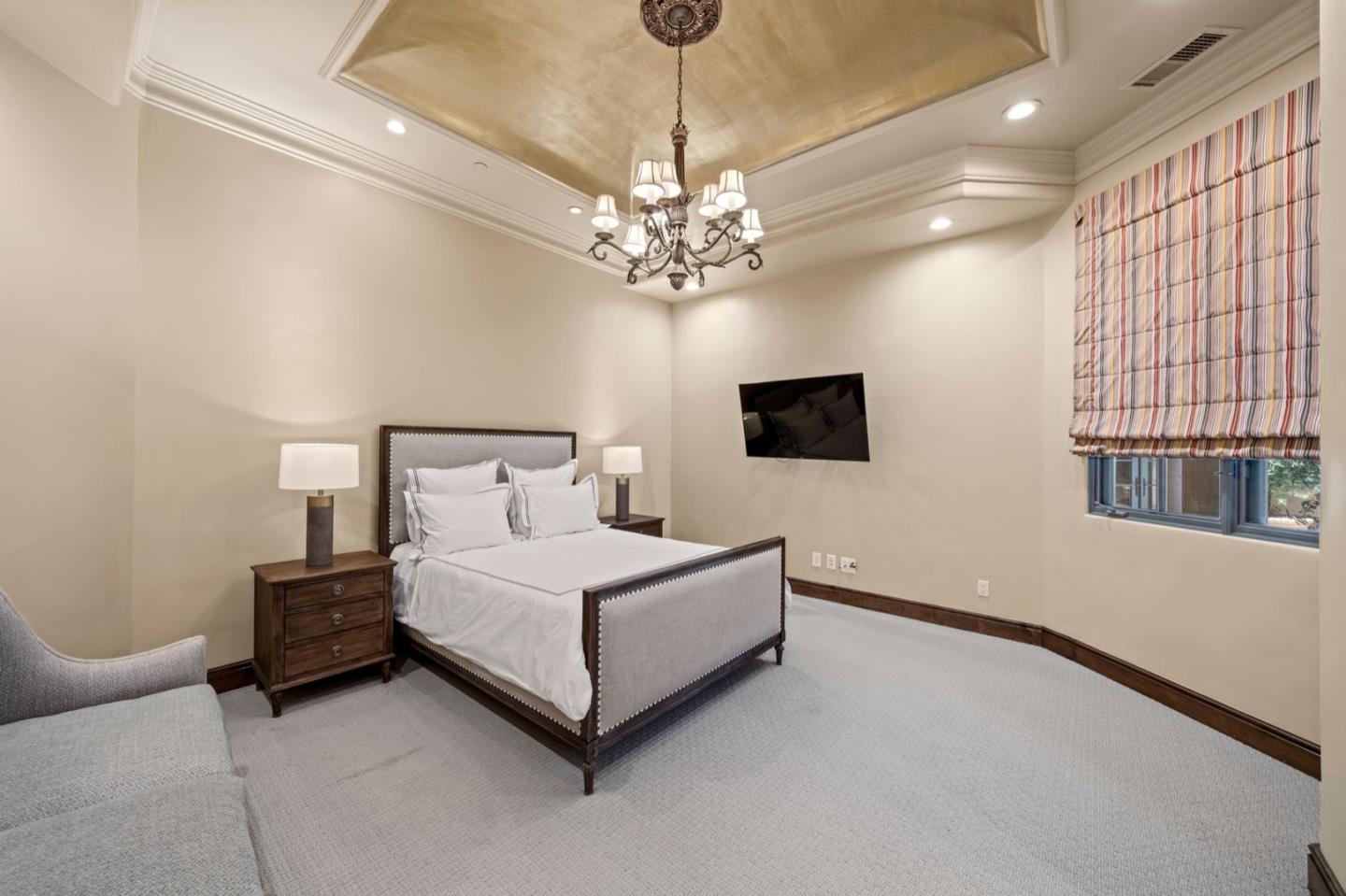 Detail Gallery Image 38 of 82 For 25751 Elena Rd, Los Altos Hills,  CA 94022 - 6 Beds | 8/1 Baths