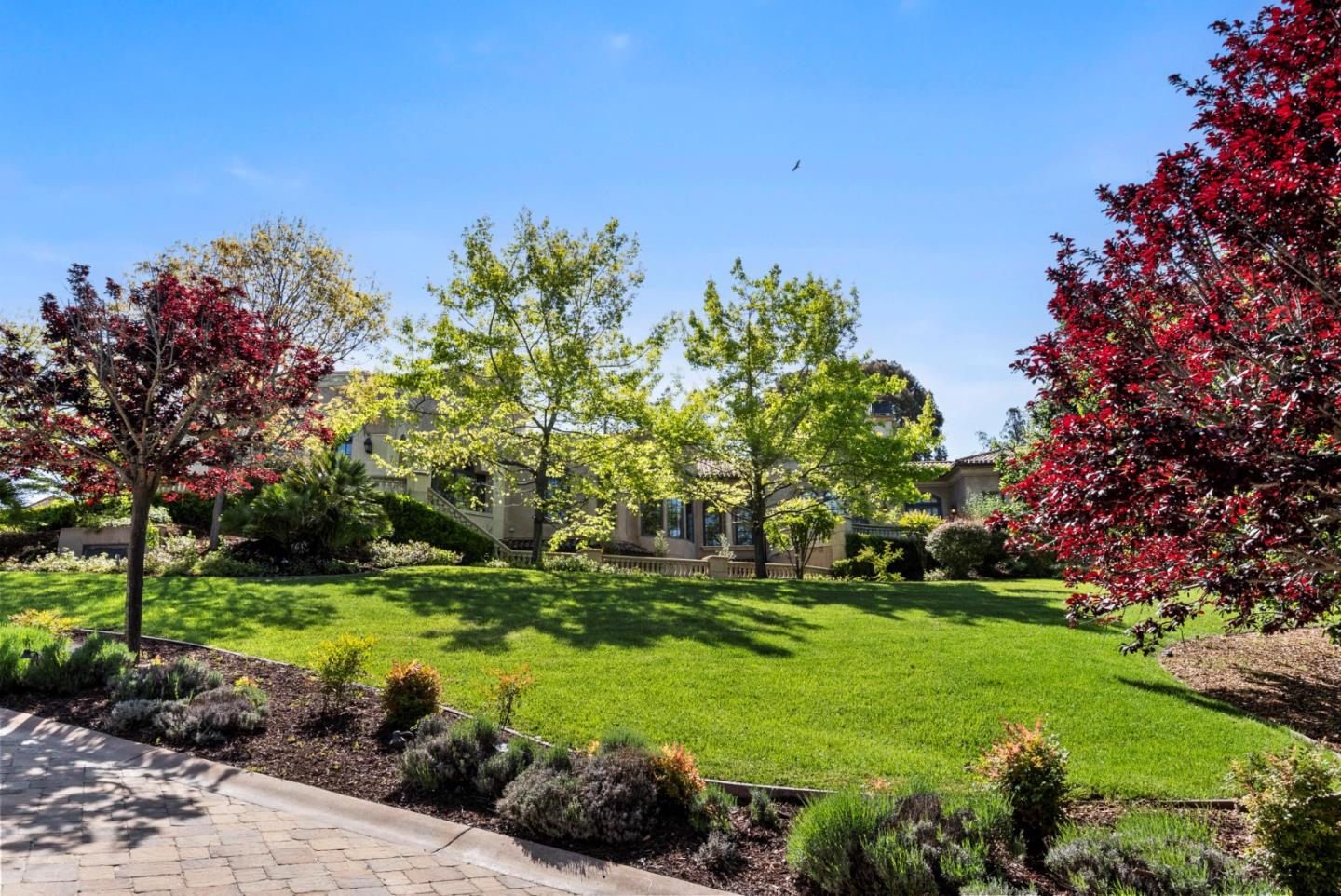 Detail Gallery Image 4 of 82 For 25751 Elena Rd, Los Altos Hills,  CA 94022 - 6 Beds | 8/1 Baths