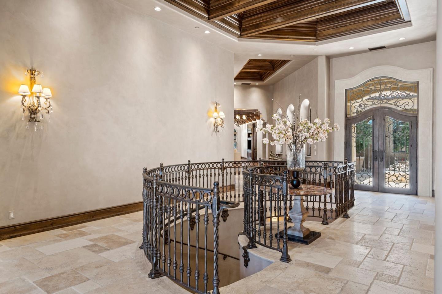 Detail Gallery Image 40 of 82 For 25751 Elena Rd, Los Altos Hills,  CA 94022 - 6 Beds | 8/1 Baths