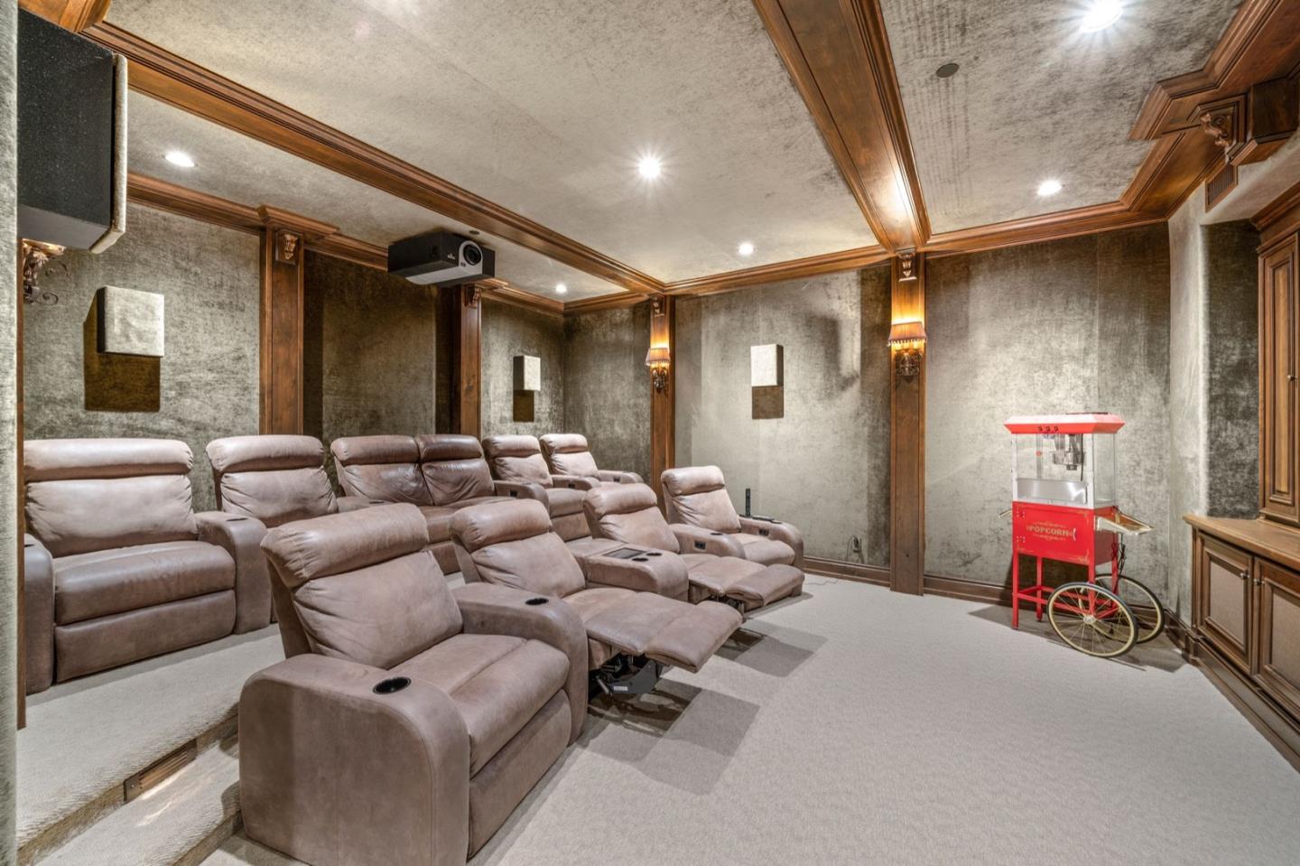 Detail Gallery Image 41 of 82 For 25751 Elena Rd, Los Altos Hills,  CA 94022 - 6 Beds | 8/1 Baths