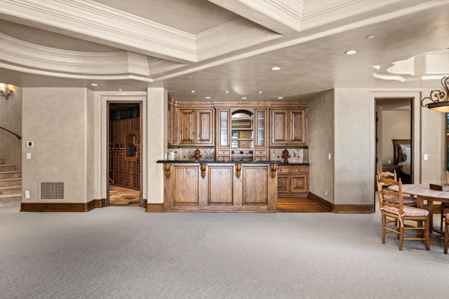 Detail Gallery Image 46 of 82 For 25751 Elena Rd, Los Altos Hills,  CA 94022 - 6 Beds | 8/1 Baths