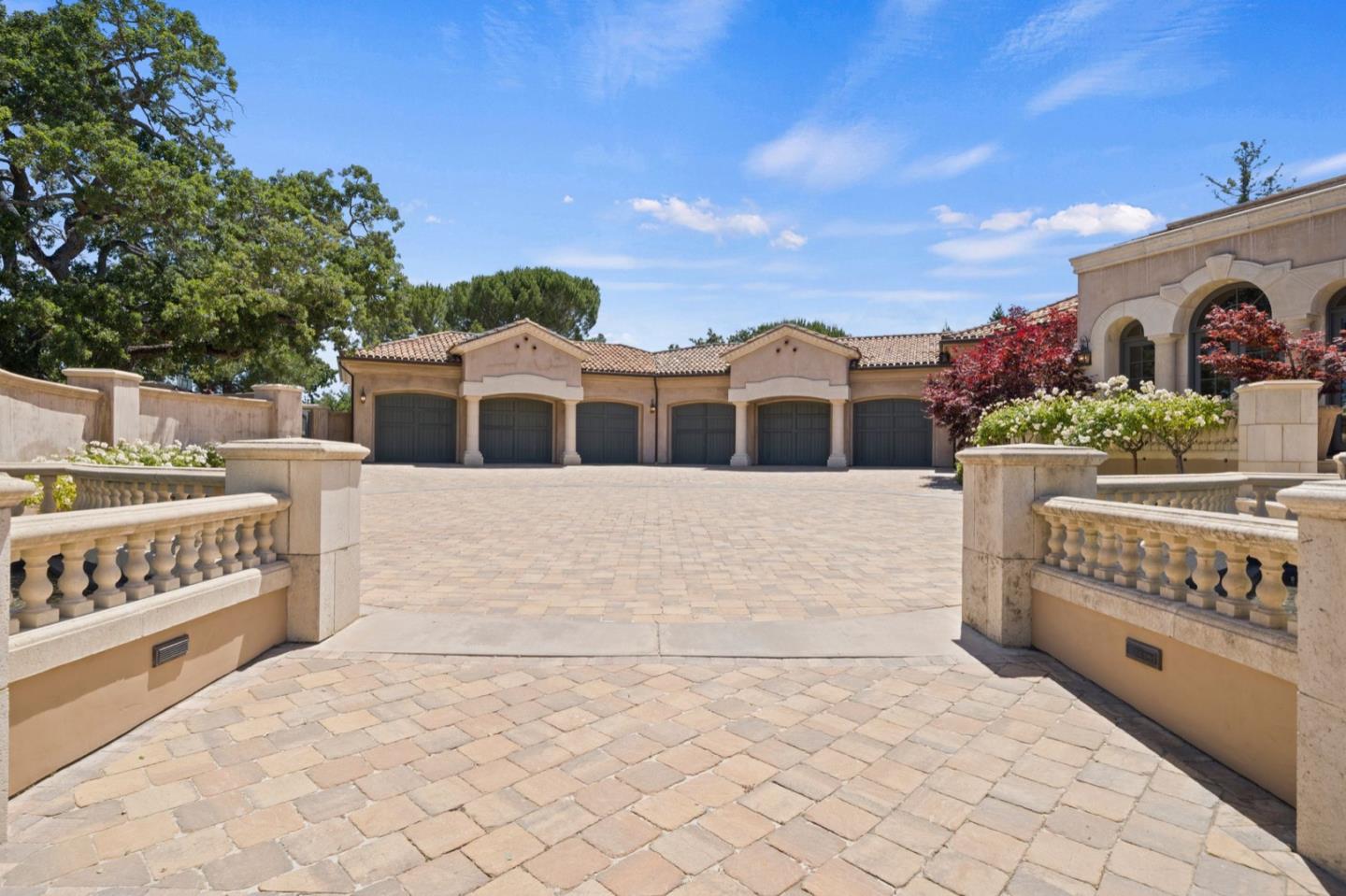 Detail Gallery Image 5 of 82 For 25751 Elena Rd, Los Altos Hills,  CA 94022 - 6 Beds | 8/1 Baths
