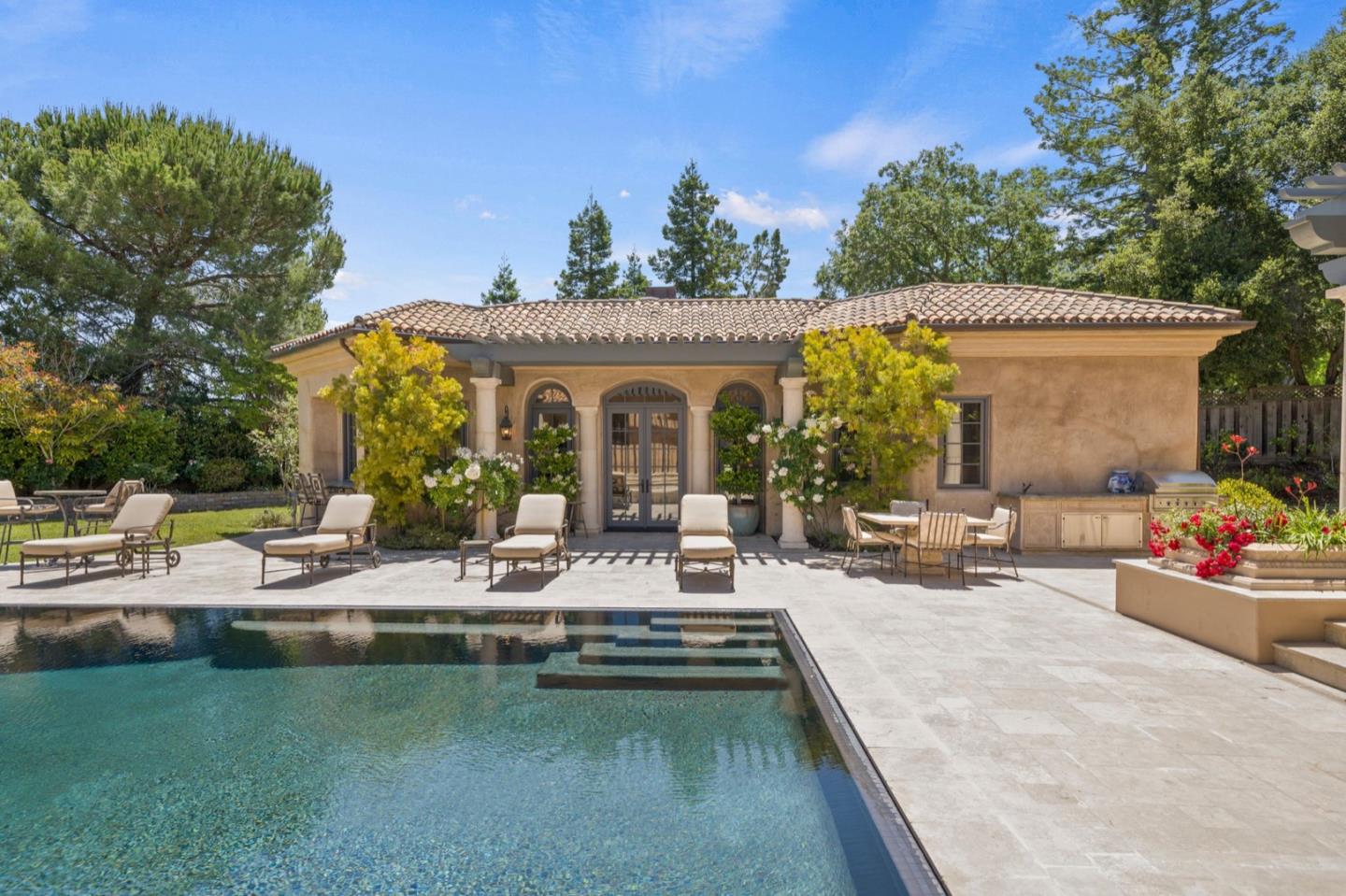 Detail Gallery Image 60 of 82 For 25751 Elena Rd, Los Altos Hills,  CA 94022 - 6 Beds | 8/1 Baths