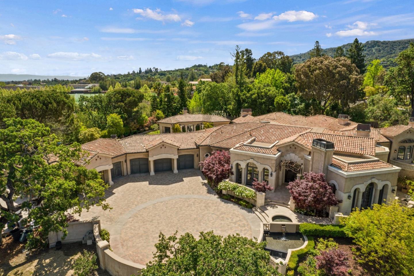 Detail Gallery Image 62 of 82 For 25751 Elena Rd, Los Altos Hills,  CA 94022 - 6 Beds | 8/1 Baths