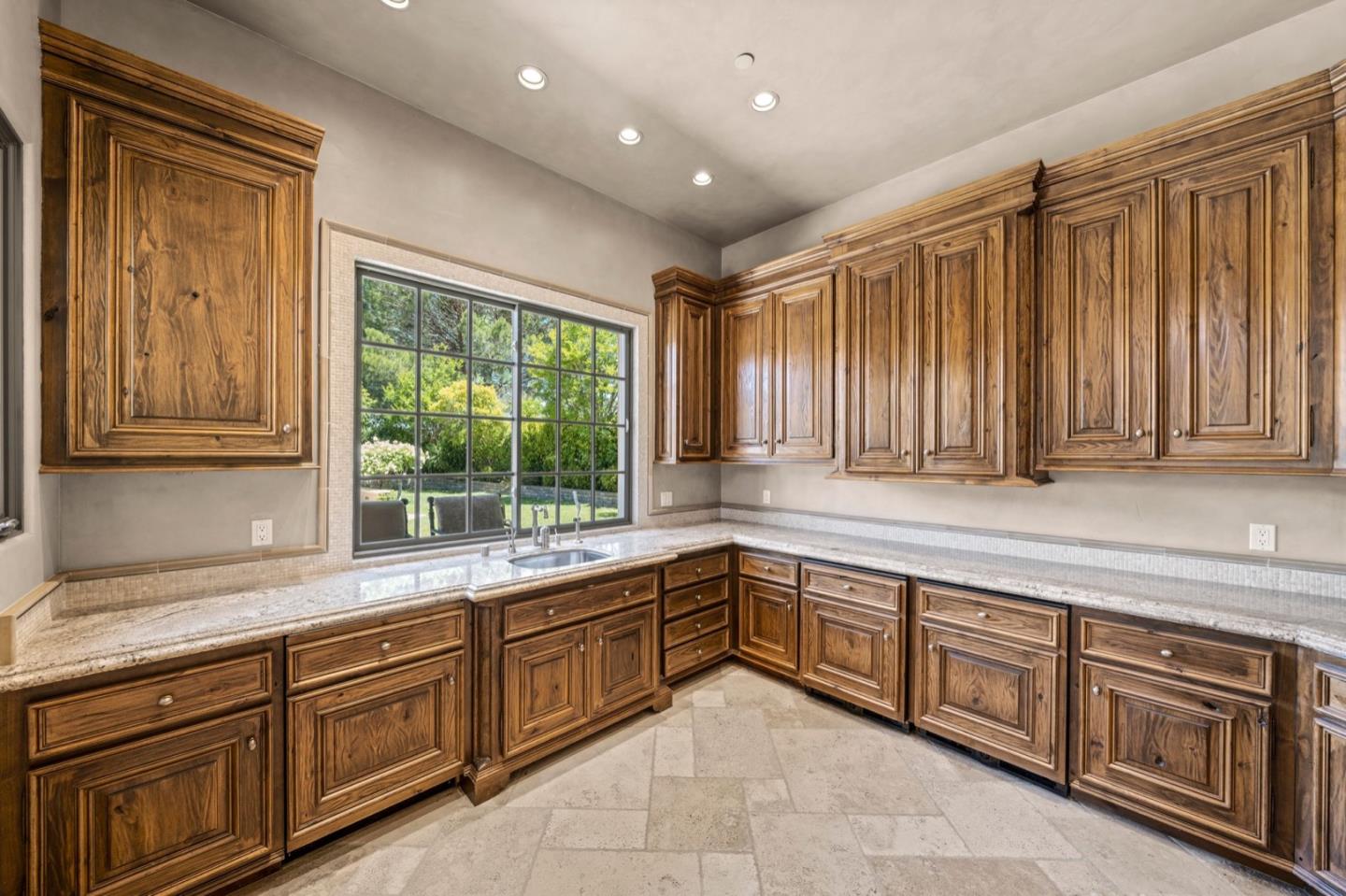 Detail Gallery Image 66 of 82 For 25751 Elena Rd, Los Altos Hills,  CA 94022 - 6 Beds | 8/1 Baths