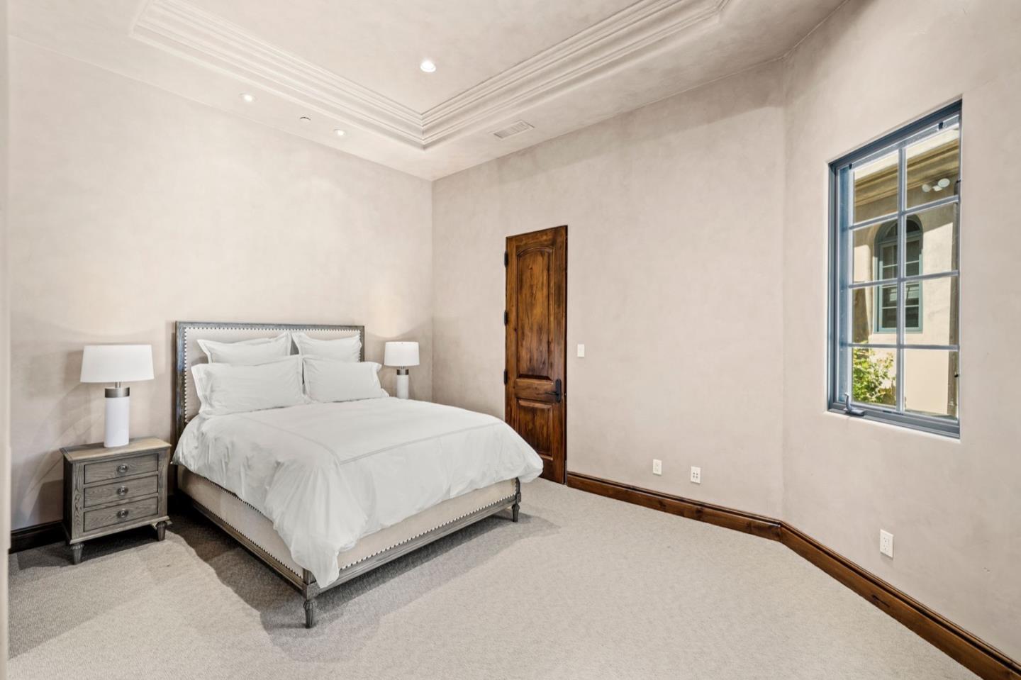 Detail Gallery Image 67 of 82 For 25751 Elena Rd, Los Altos Hills,  CA 94022 - 6 Beds | 8/1 Baths