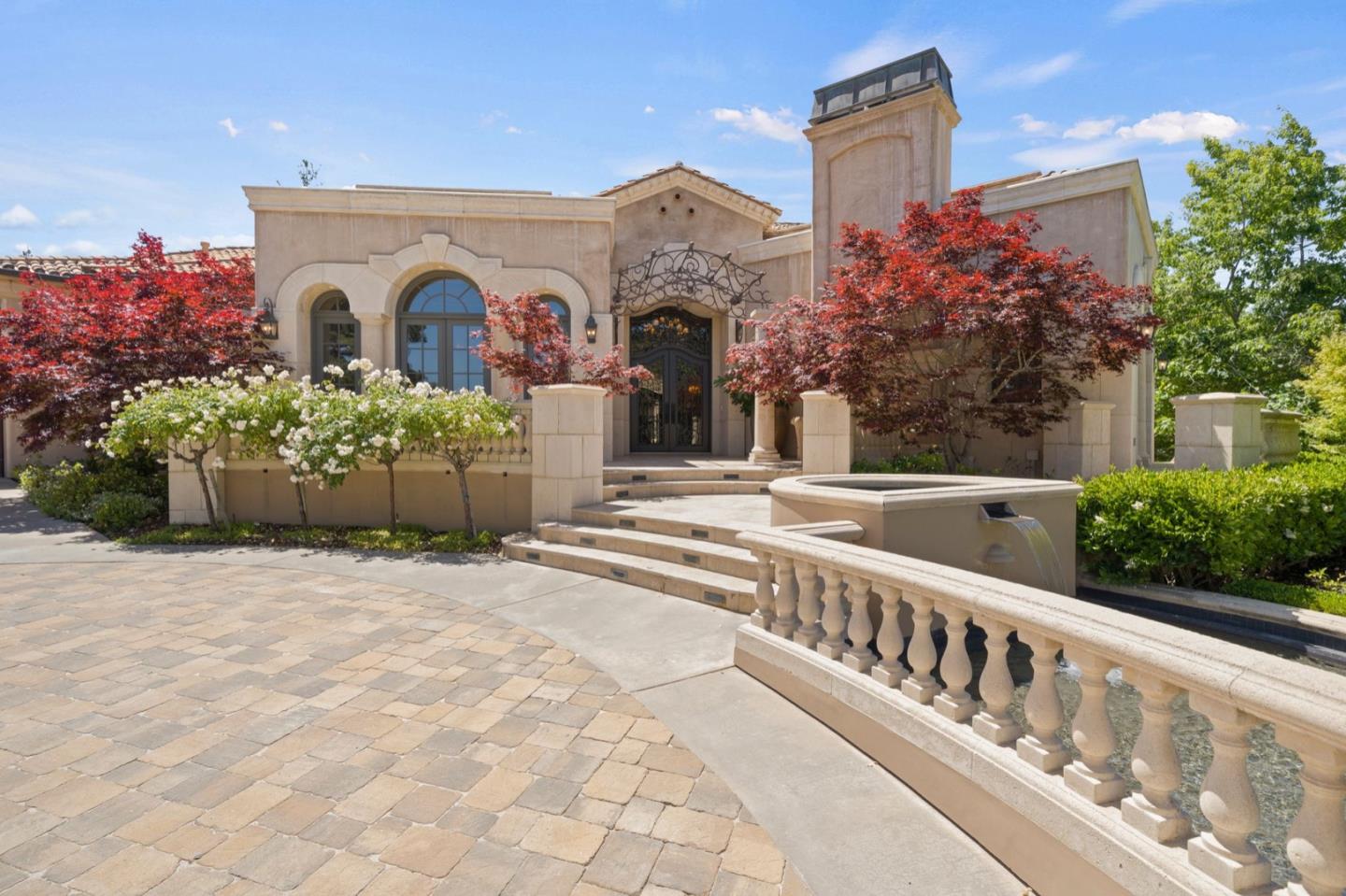 Detail Gallery Image 8 of 82 For 25751 Elena Rd, Los Altos Hills,  CA 94022 - 6 Beds | 8/1 Baths