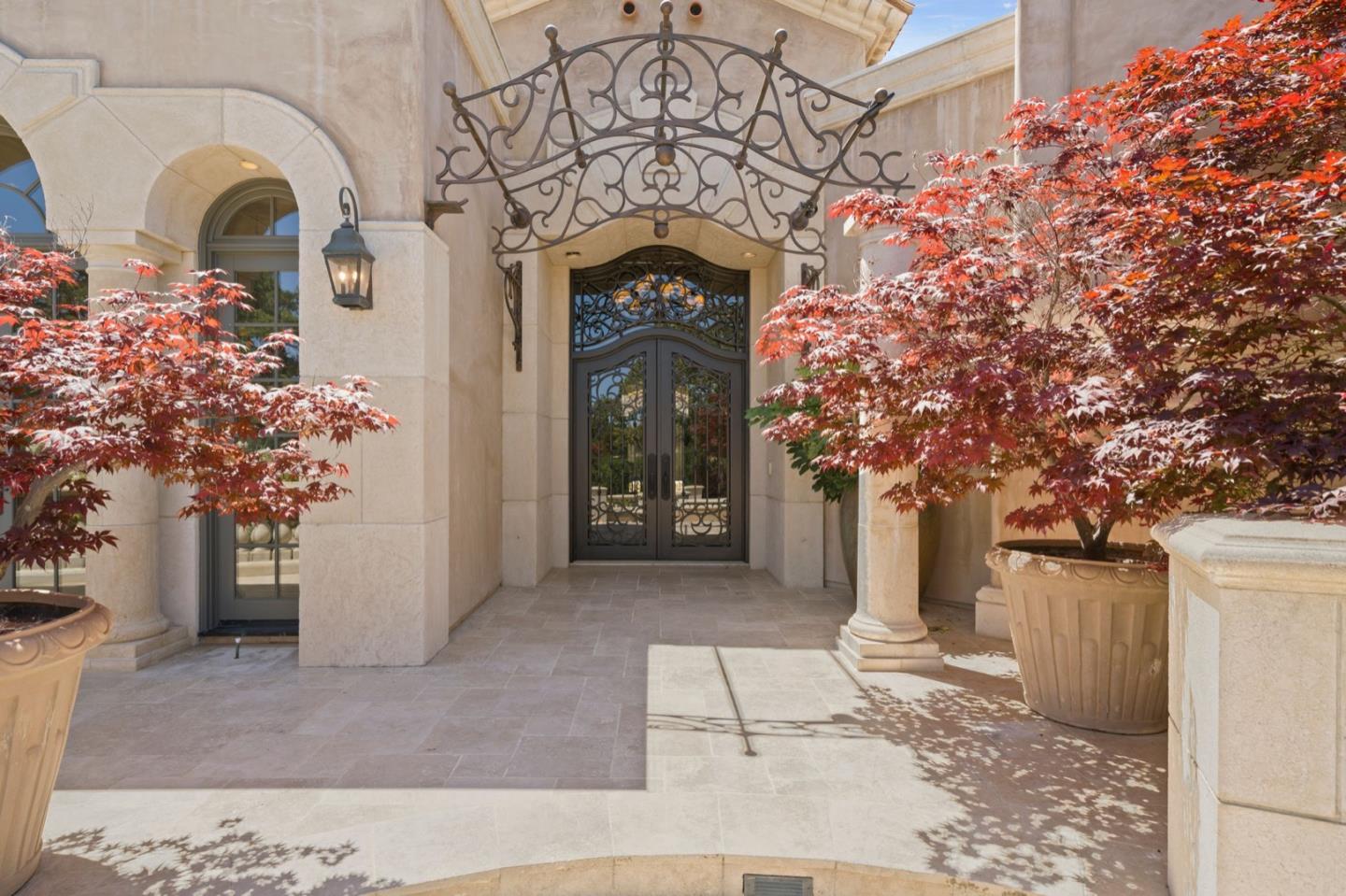 Detail Gallery Image 9 of 82 For 25751 Elena Rd, Los Altos Hills,  CA 94022 - 6 Beds | 8/1 Baths