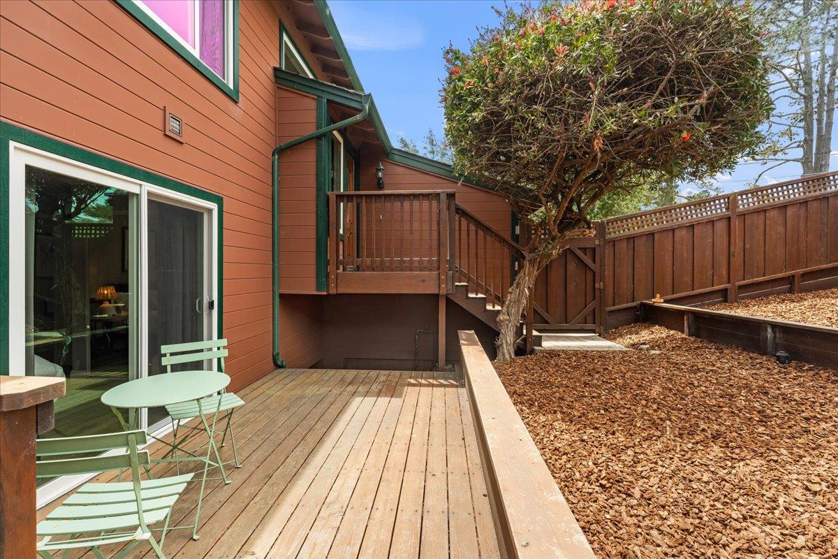 Detail Gallery Image 10 of 49 For 680 Vermont Ave, Moss Beach,  CA 94038 - 3 Beds | 2/1 Baths