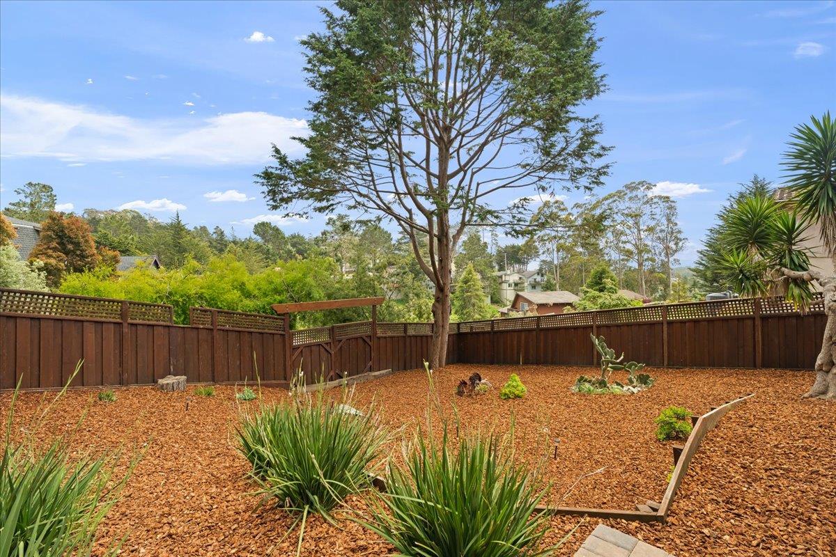 Detail Gallery Image 42 of 49 For 680 Vermont Ave, Moss Beach,  CA 94038 - 3 Beds | 2/1 Baths