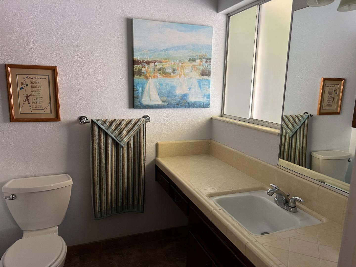 Detail Gallery Image 12 of 22 For 781 C St, Hollister,  CA 95023 - 3 Beds | 2 Baths
