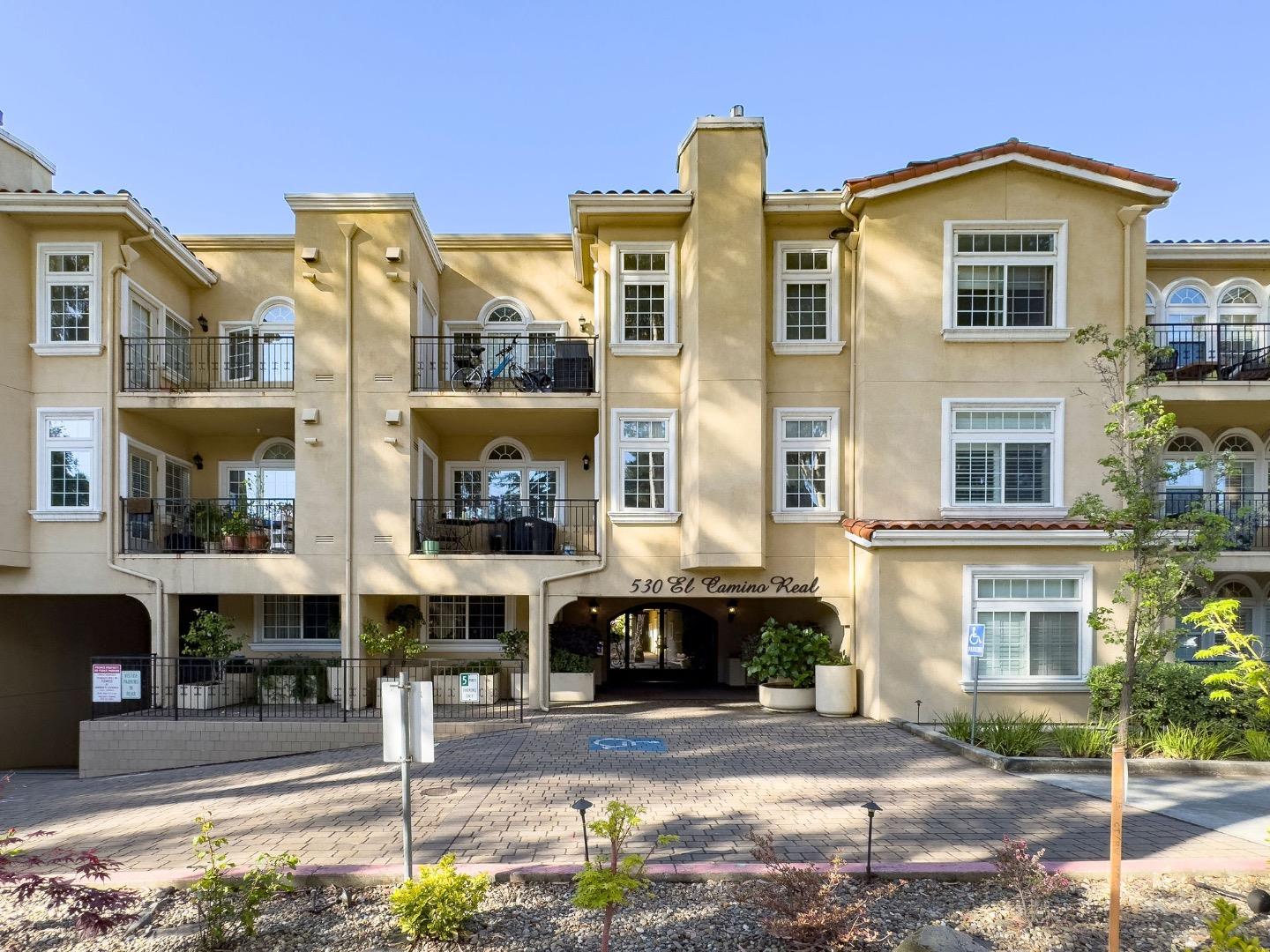 Detail Gallery Image 1 of 51 For 530 El Camino Real #302,  Burlingame,  CA 94010 - 2 Beds | 2 Baths
