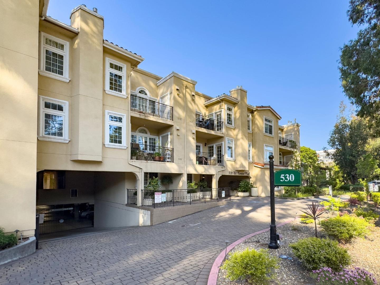 Detail Gallery Image 2 of 51 For 530 El Camino Real #302,  Burlingame,  CA 94010 - 2 Beds | 2 Baths