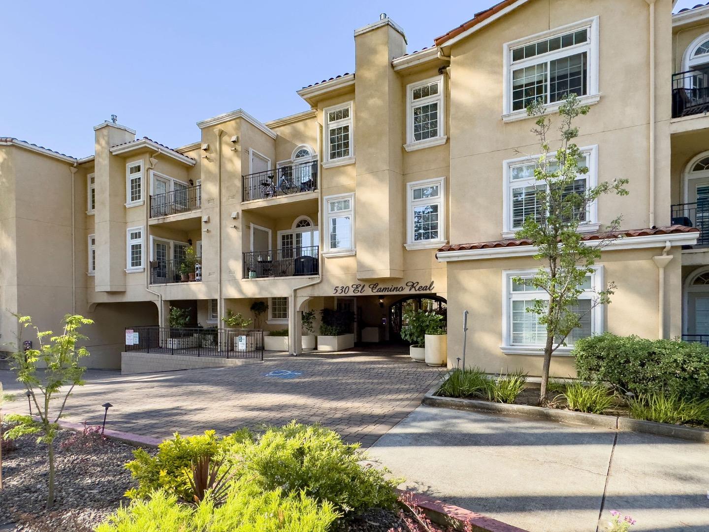 Detail Gallery Image 3 of 51 For 530 El Camino Real #302,  Burlingame,  CA 94010 - 2 Beds | 2 Baths