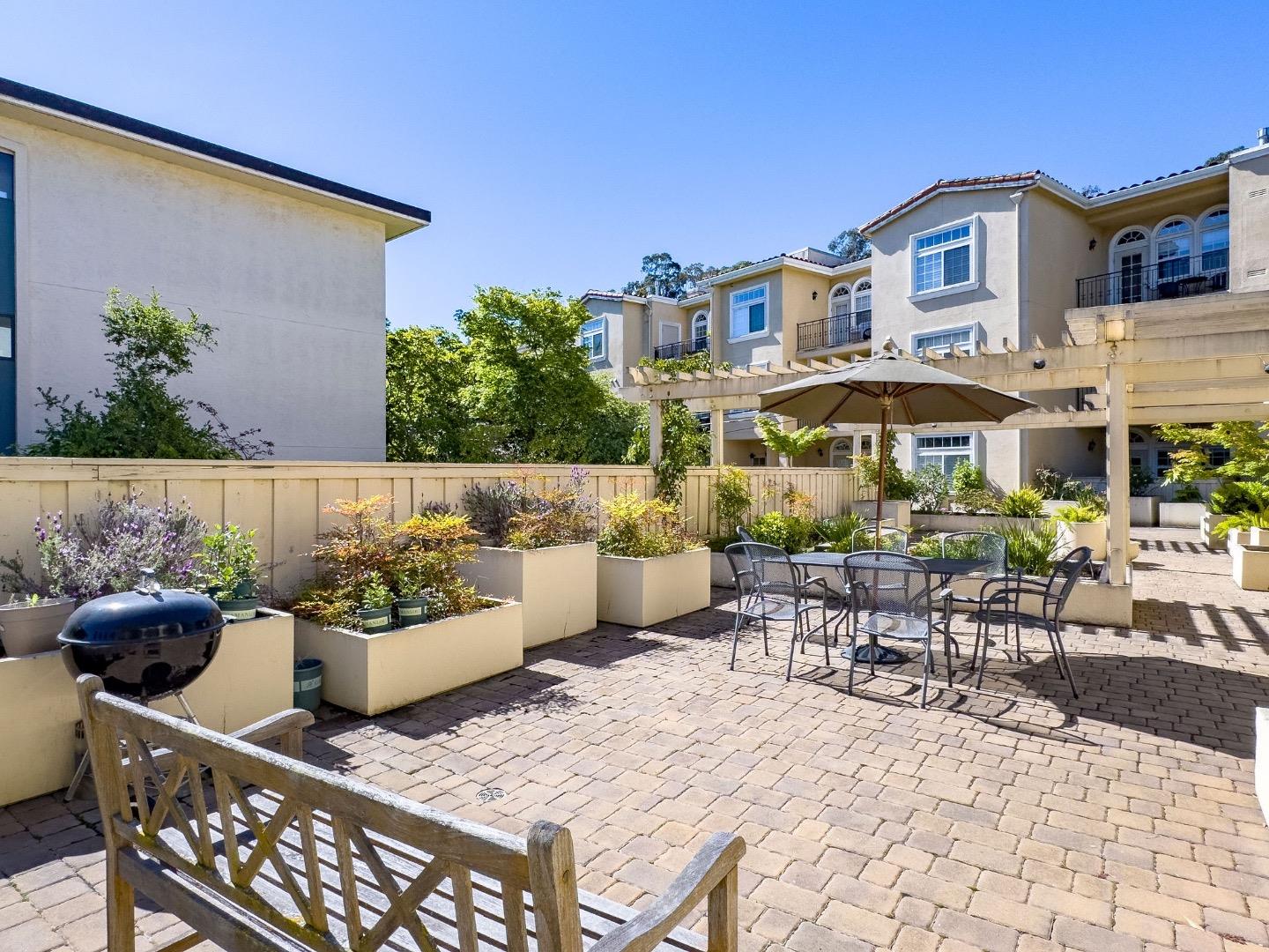 Detail Gallery Image 45 of 51 For 530 El Camino Real #302,  Burlingame,  CA 94010 - 2 Beds | 2 Baths