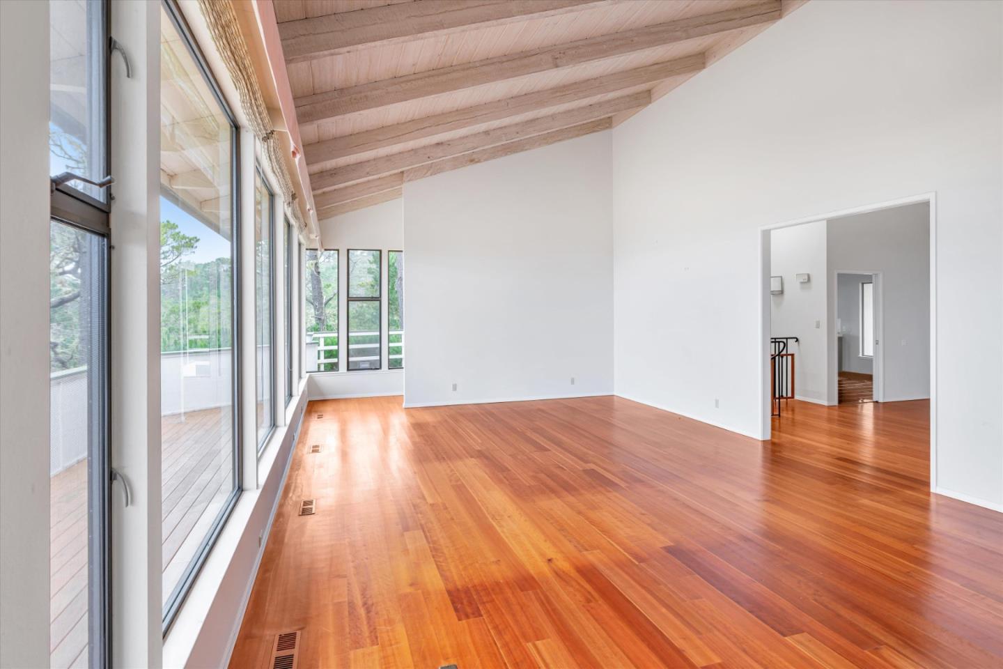 Detail Gallery Image 13 of 61 For 81 Corona Rd a,  Carmel,  CA 93923 - 3 Beds | 3/1 Baths